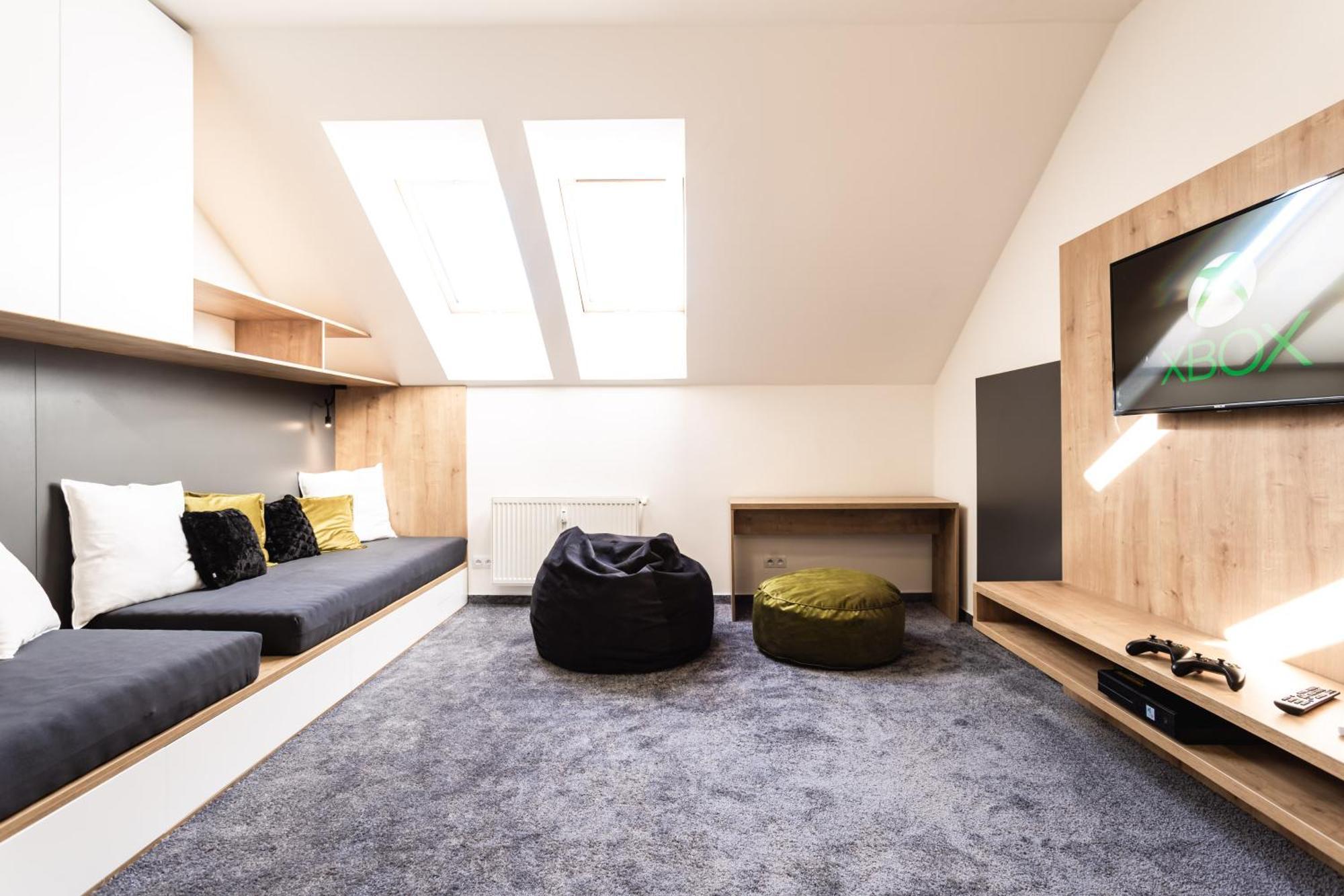 Flexihome Sk - Komenskeho - Private Parking Spot - Ultra Modern And Stylish Kosice Room photo